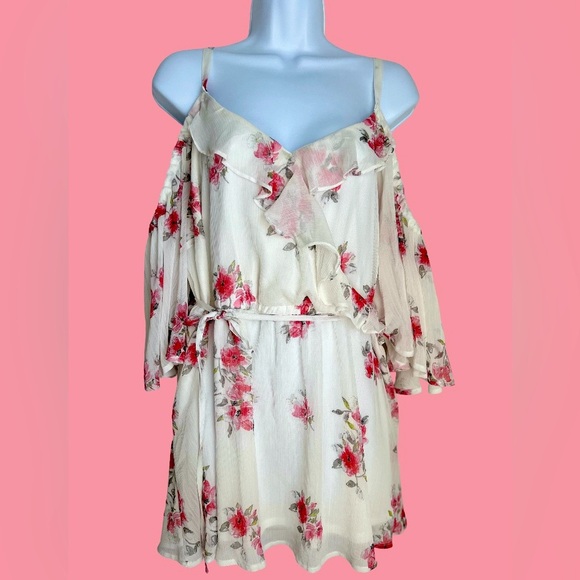 TORRID COLD SHOULDER FLORAL BLOUSE - Picture 1 of 6